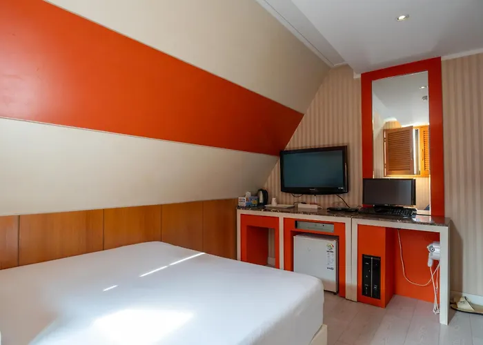 Yeongdeungpo Jago Hotel